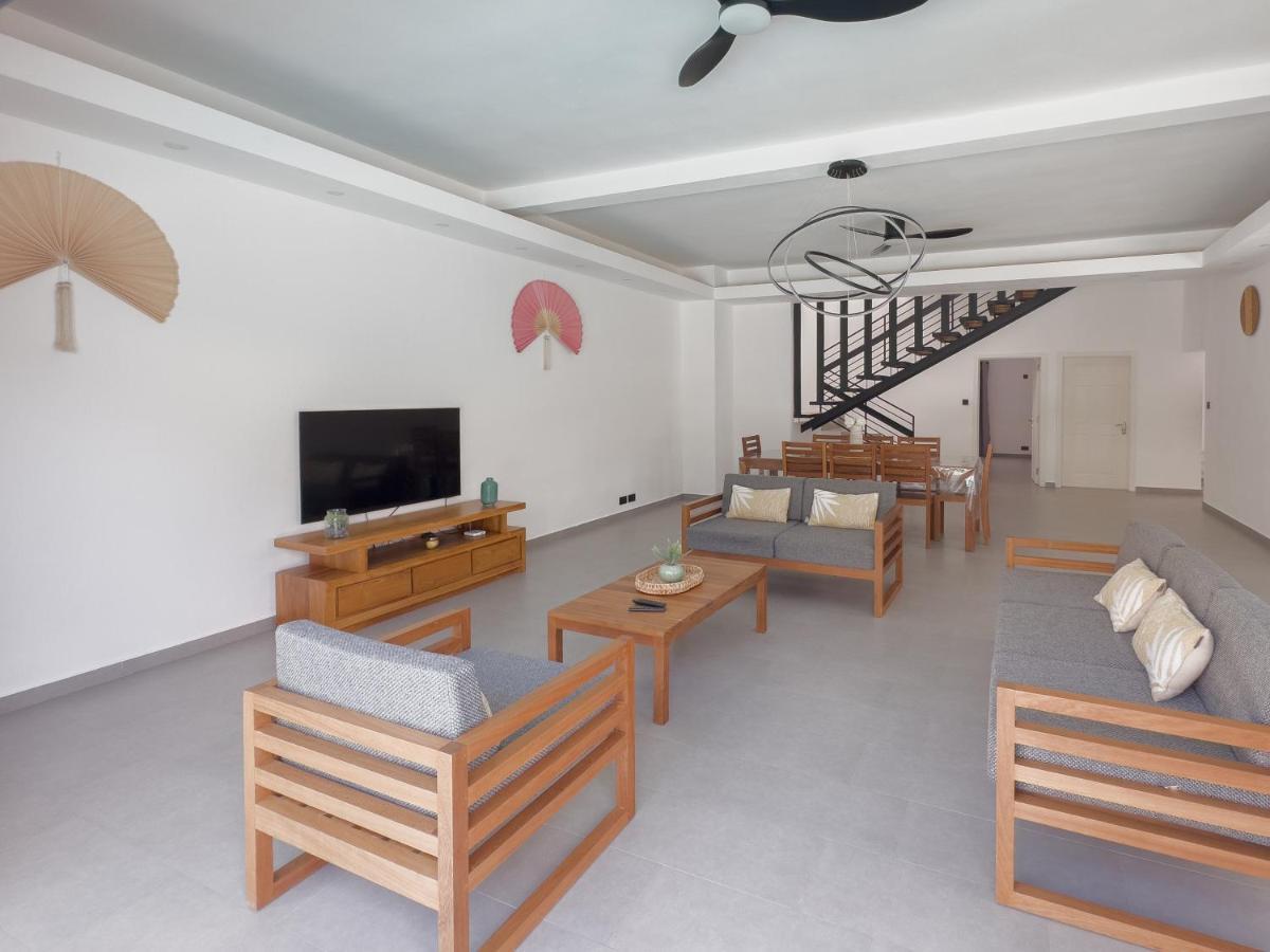 Spacious 4 Bedrooms Villa With Infinity Pool غراند بايَ المظهر الخارجي الصورة