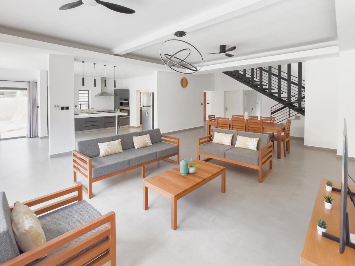 Spacious 4 Bedrooms Villa With Infinity Pool غراند بايَ المظهر الخارجي الصورة
